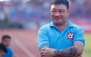 Chưa tính chuyện tương lai, HLV Trương Việt Hoàng đi du lịch tới tháng 10