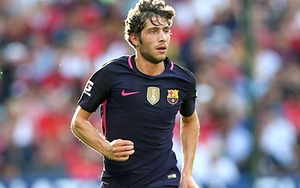 Sergi Roberto lại tỏa sáng, Enrique đã có thể yên tâm 'trảm' Vidal