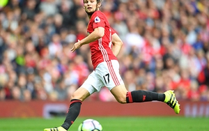 Man United: Daley Blind là cơn đau đầu dễ chịu của Mourinho