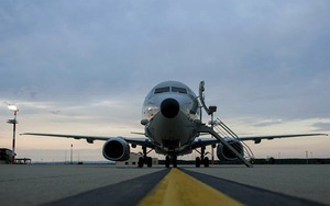 Máy bay trinh sát Mỹ 'bị lộ' khi tiếp cận tàu Nga ở Địa Trung Hải