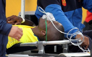 Cầu thủ Premier League bị cảnh sát rượt bắt ngay trên sân vì không nộp tiền nuôi con