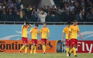 Tuyển Trung Quốc bị truyền thông trong nước 'đánh' tơi tả vì đá quá kém