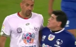 Maradona kiến tạo cho Totti ghi bàn, suýt tẩn nhau với Veron trong trận đấu từ thiện