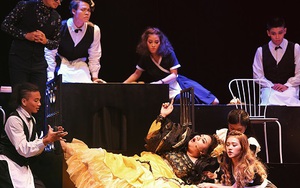 Nhạc kịch của Phi Anh: Tưởng 'nguội' mà vẫn 'nóng'