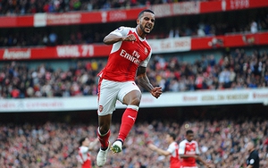 ĐIỂM NHẤN Arsenal 3-2 Swansea: Walcott là người hùng. Arsenal vẫn bị Swansea ám ảnh