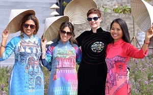 Người Hà Nội tấp nập 'đi chợ' mua áo dài