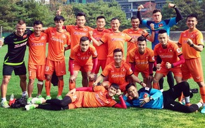 Tuyển thủ Việt Nam thi nhau ‘tự sướng’ tại Hàn Quốc