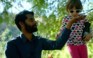 Kênh truyền hình Australia gây sốc vì cho trẻ thử cần sa