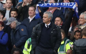 Man United thua tan nát Chelsea: Mourinho & đỉnh cao của sự bất lực