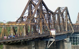 Lại một cô gái trẻ định nhảy cầu Long Biên tự tử