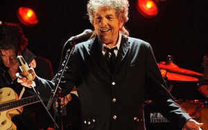 Bob Dylan không được nhận 1 triệu USD từ giải Nobel Văn học?