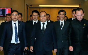 Thủ tướng Nguyễn Xuân Phúc lần đầu đi công tác bằng máy bay thương mại