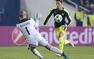 'Nổi da gà' khi xem pha solo và ghi bàn ngoạn mục của Mesut Oezil