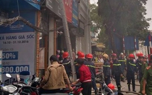 Cháy cửa hàng thời trang 5 tầng ở Cầu Giấy, Hà Nội