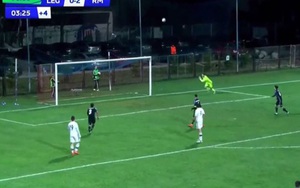 Con trai Zidane lại gây sốc với pha bắt bóng siêu ngớ ngẩn