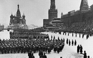 VIDEO: Xem lại cuộc diễu binh lịch sử trên Quảng trường Đỏ 75 năm trước