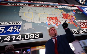 Đàn ông, người già 'nhất loạt' bầu cho Trump; còn phụ nữ, thanh niên bảo vệ bà Clinton