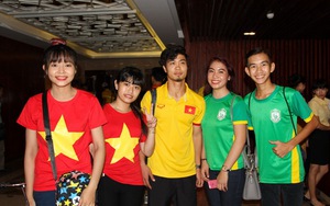 Tuyển Việt Nam ngỡ ngàng trước hàng trăm CĐV Cần Thơ