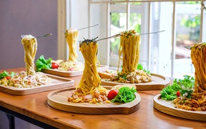 Hà Nội: Ăn mì bay ngon mê say ở đâu?