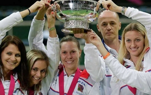 Tennis ngày 14/11: Djokovic phản pháo khi bị chỉ trích. 'Trai hư' Kyrgios được vinh danh