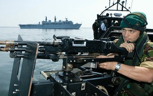 Thiếu tiền để lắp tên lửa, tàu chiến Anh chỉ còn mỗi... đại bác!