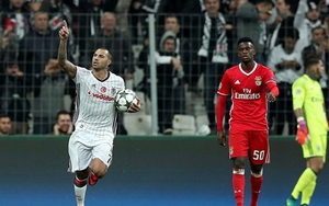 Quaresma kiến tạo bằng tuyệt kỹ Rabona, Besiktas tái hiện kỳ tích Istanbul