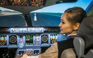 Hot girl 23 tuổi trở thành phi công hãng hàng không quốc gia Nga