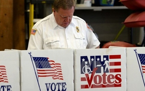 Kiểm lại phiếu 3 bang 'chiến địa', bà Clinton có cơ 'chuyển bại thành thắng'?