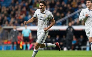 Zidane nói gì khi con trai ghi bàn ở trận ra mắt Real Madrid?