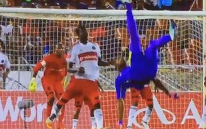 SỐC: Thủ môn lập tuyệt phẩm ở phút cuối cùng, giúp đội nhà thoát thua