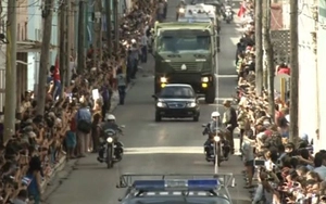 VIDEO: Đường phố Cuba chật kín người dân tiễn biệt lãnh tụ Fidel Castro