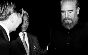 Nhiếp ảnh gia Giản Thanh Sơn kỷ niệm tác nghiệp với Fidel Castro tại Củ Chi