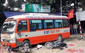 Nhân viên xe buýt bị... xe buýt cuốn vào gầm tử vong