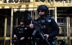 Khoác ba lô đầy vũ khí, nam sinh viên liều lĩnh đột nhập vào tháp Trump