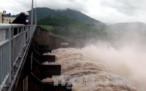 13 hồ chứa thủy điện của EVN đang điều tiết xả lũ