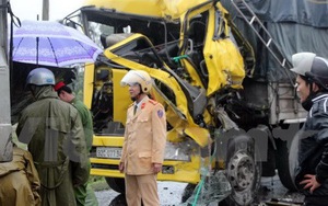 Quảng Nam: Đâm xe liên hoàn, lái xe chết thảm trong cabin