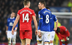 Đội trưởng Liverpool thoát nạn sau pha vào bóng KHỦNG KHIẾP của 'sao' Everton