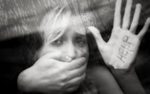 Cảnh sát cấp 6000 'còi báo động' cho phụ nữ để chống tấn công tình dục