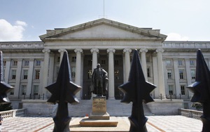 2 tàu chở dầu Nguyên soái Zhukov, Stalingrad bị Mỹ 'trừng phạt'