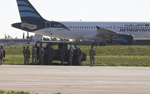 CẬP NHẬT vụ cướp máy bay Airbus A320: Không tặc quyết không thả phi hành đoàn, 109 hành khách được tự do