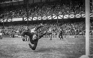 Lev Yashin - Thủ môn xuất sắc nhất lịch sử