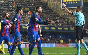 Barca dễ mang họa vì Pique
