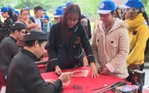 Giới trẻ Hà thành thích thú với không gian tết xưa