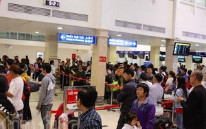 Sân bay Tân Sơn Nhất đông nghẹt hành khách từ tờ mờ sáng