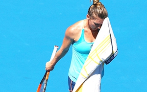Simona Halep: Tan mộng ngay từ... vạch xuất phát