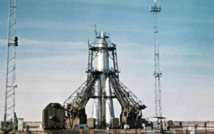 Kế hoạch bí mật xây căn cứ quân sự khổng lồ trên Mặt trăng của Mỹ