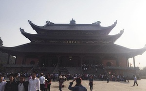 Xuân Đinh Dậu, du khách hành hương cầu tài lộc, sức khỏe, hạnh phúc, may mắn...ở đâu?