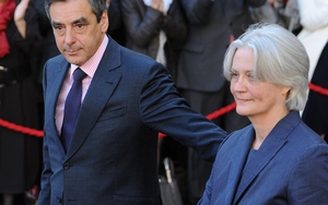 Thêm chứng cứ vợ ứng viên Tổng thống Pháp 'làm giả ăn lương thật'