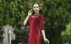 ‘Nàng thơ xứ Huế’ Ngọc Trân ‘sang chảnh’ với áo dài dát vàng