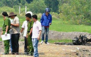 Phát hiện thi thể cháy đen cùng xe máy ở bờ đê
